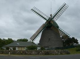 Windmühle in Nebel